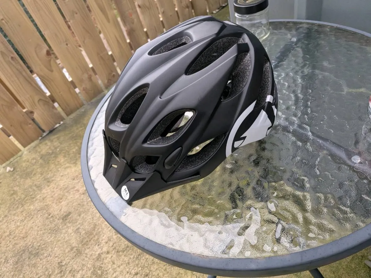 Endura Helmet in Black Trail and Urban Cycling - Image 3