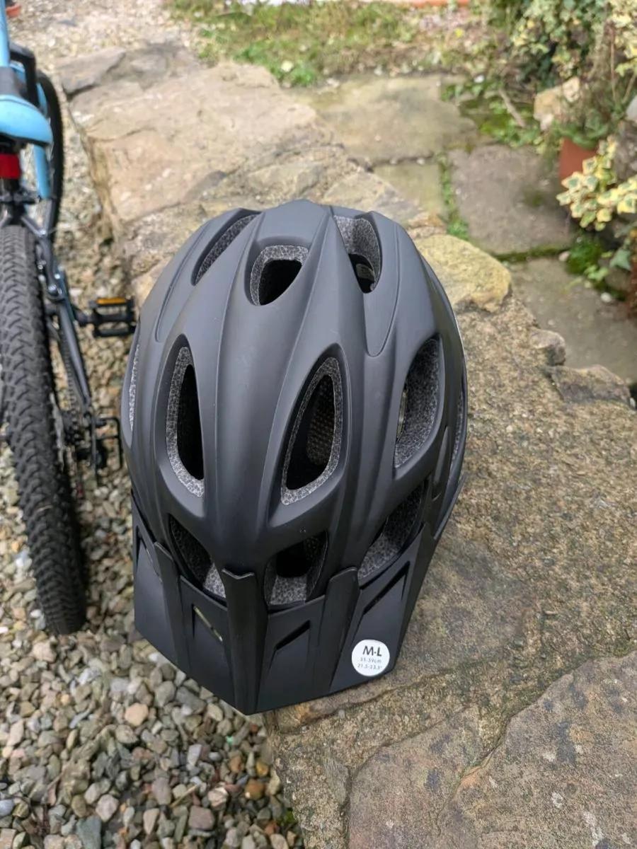 Endura Helmet in Black Trail and Urban Cycling - Image 4
