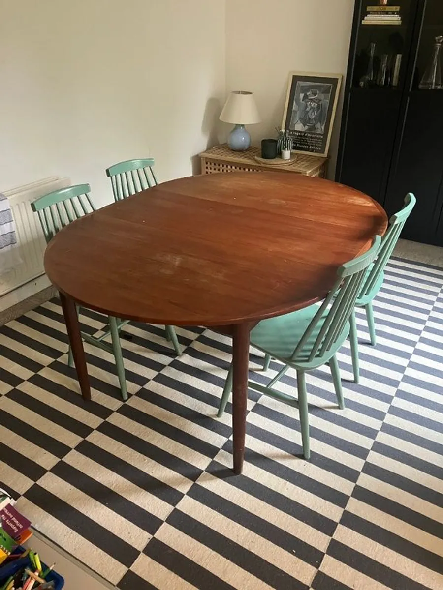 Dining table - Image 1