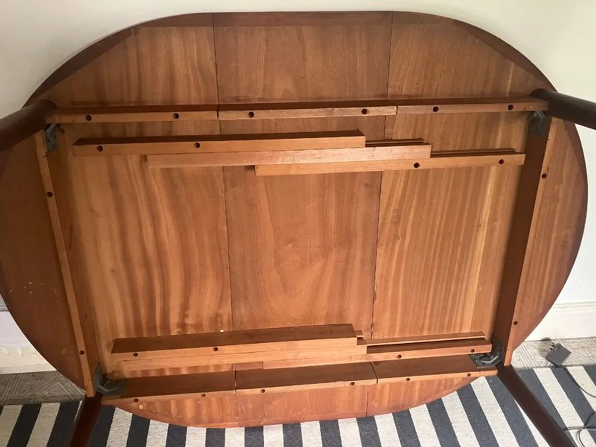 Dining table - Image 2