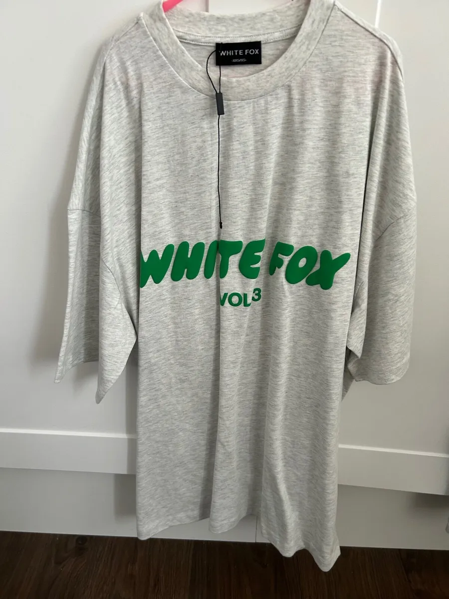 White fox teeshirts - Image 1