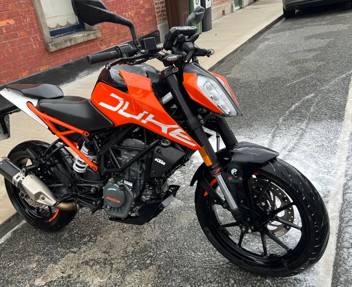 2019 KTM Duke 125 Immaculate, Ready to Ride - Image 2