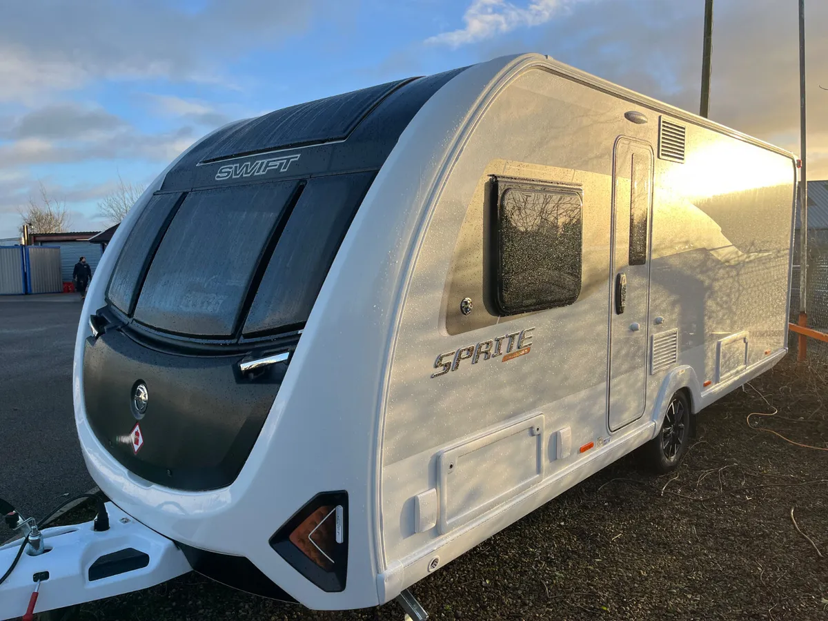 BRAND NEW SWIFT EXCLUSIVE MAJOR 4 SB ISLAND BED!! - Image 1