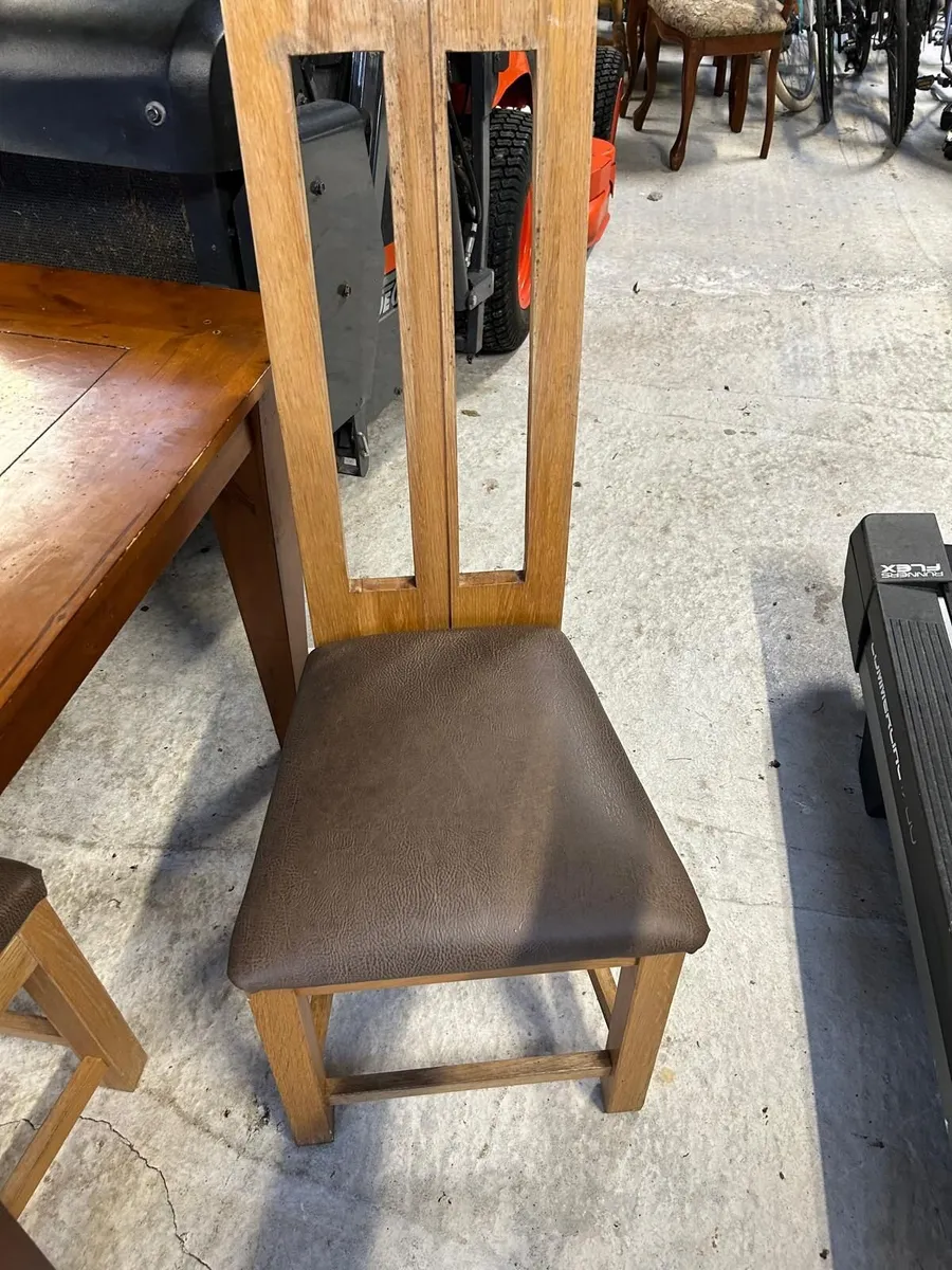 Table and Chairs - Image 2