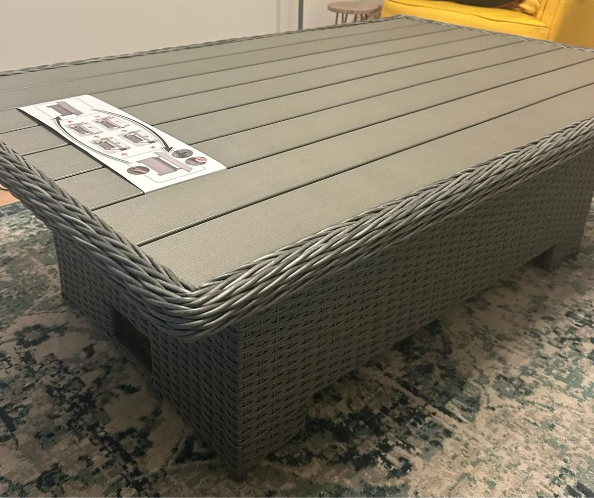 Patio furniture - Image 1