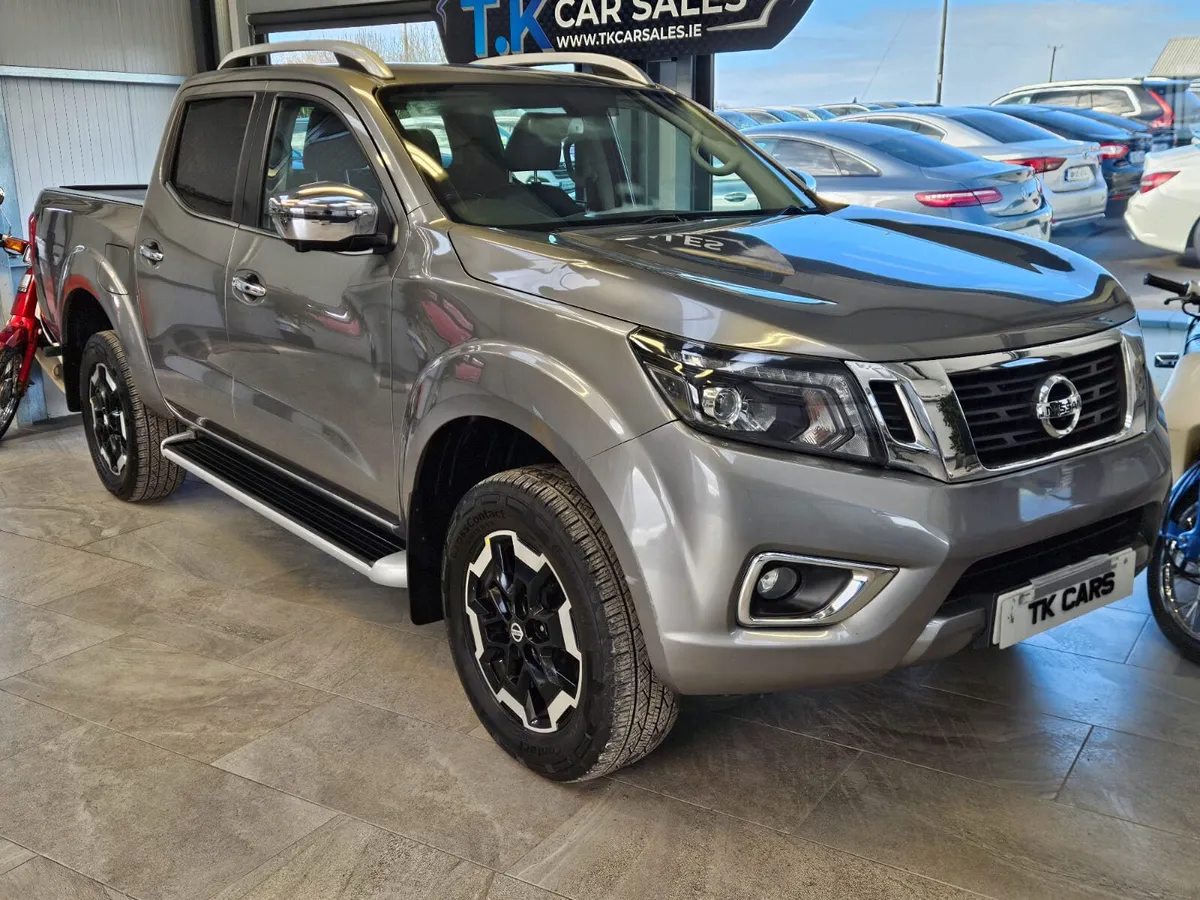 19 NISSAN NAVARA TEKNA - Image 1