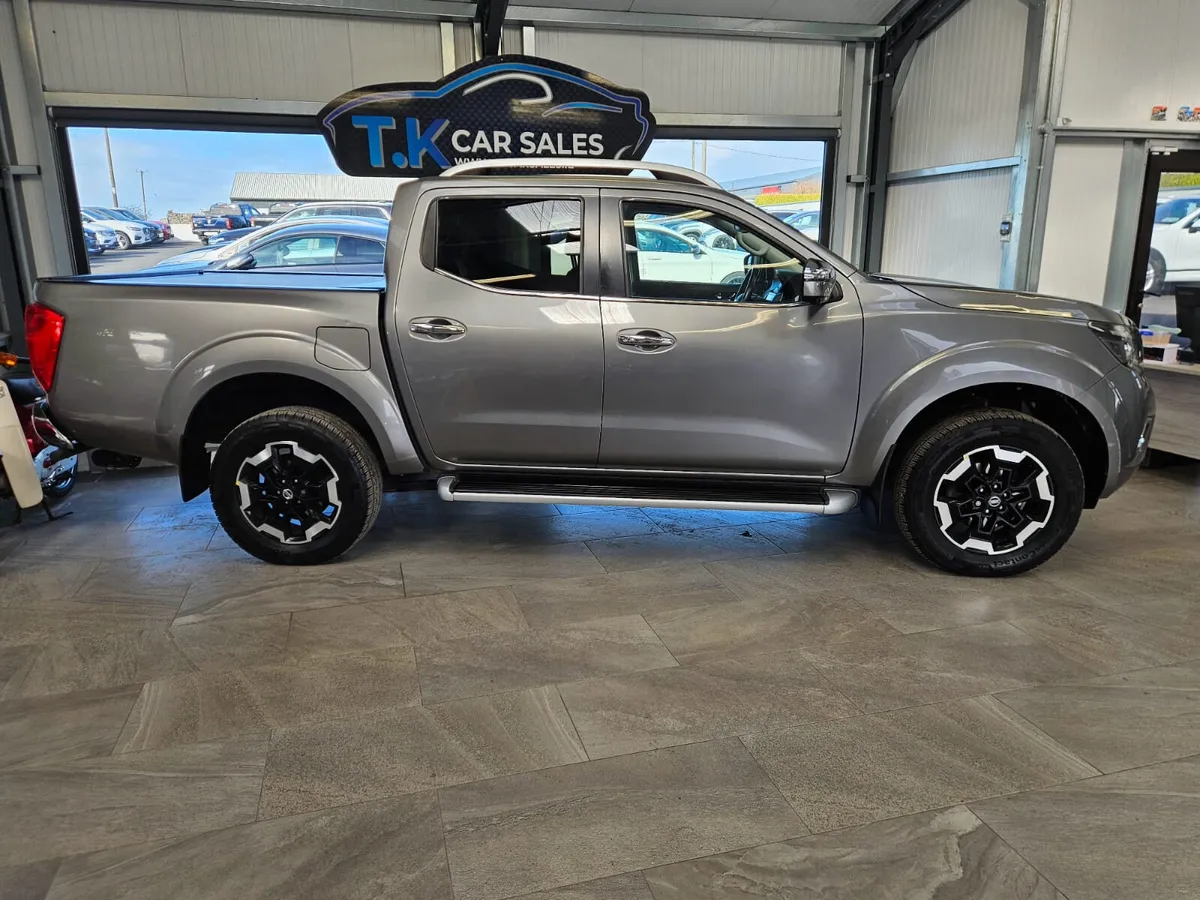 19 NISSAN NAVARA TEKNA - Image 2