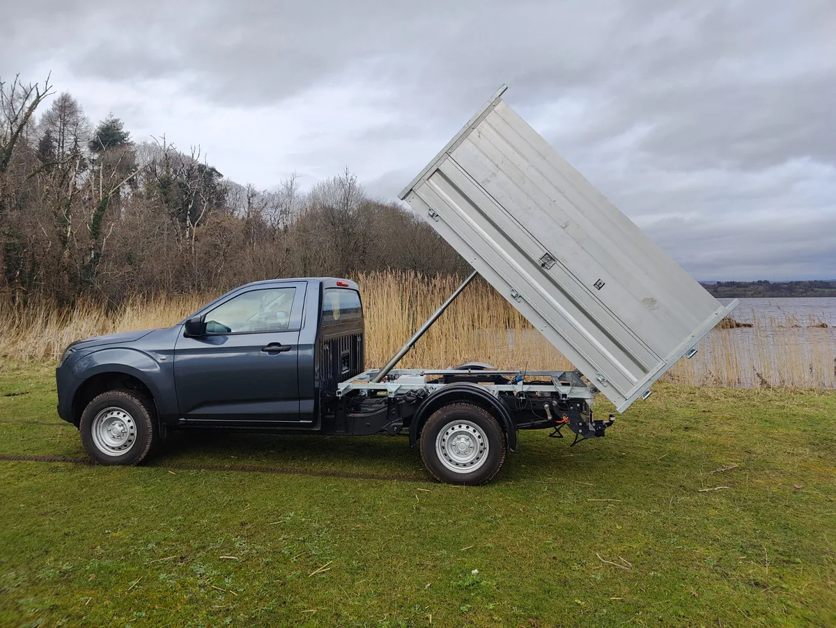 Isuzu D-Max Tipping body ARB - Image 1