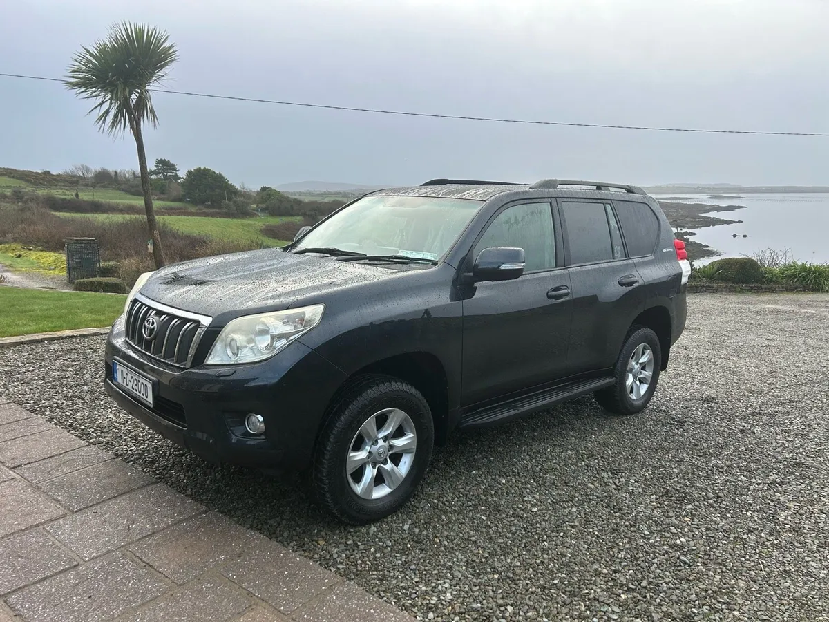 Toyota landcruiser 2011 - Image 2