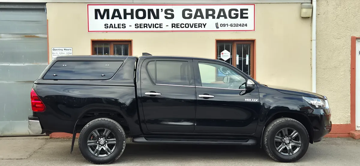 Toyota Hilux 2022 SR5 2.4 Man Plus Vat - Image 2