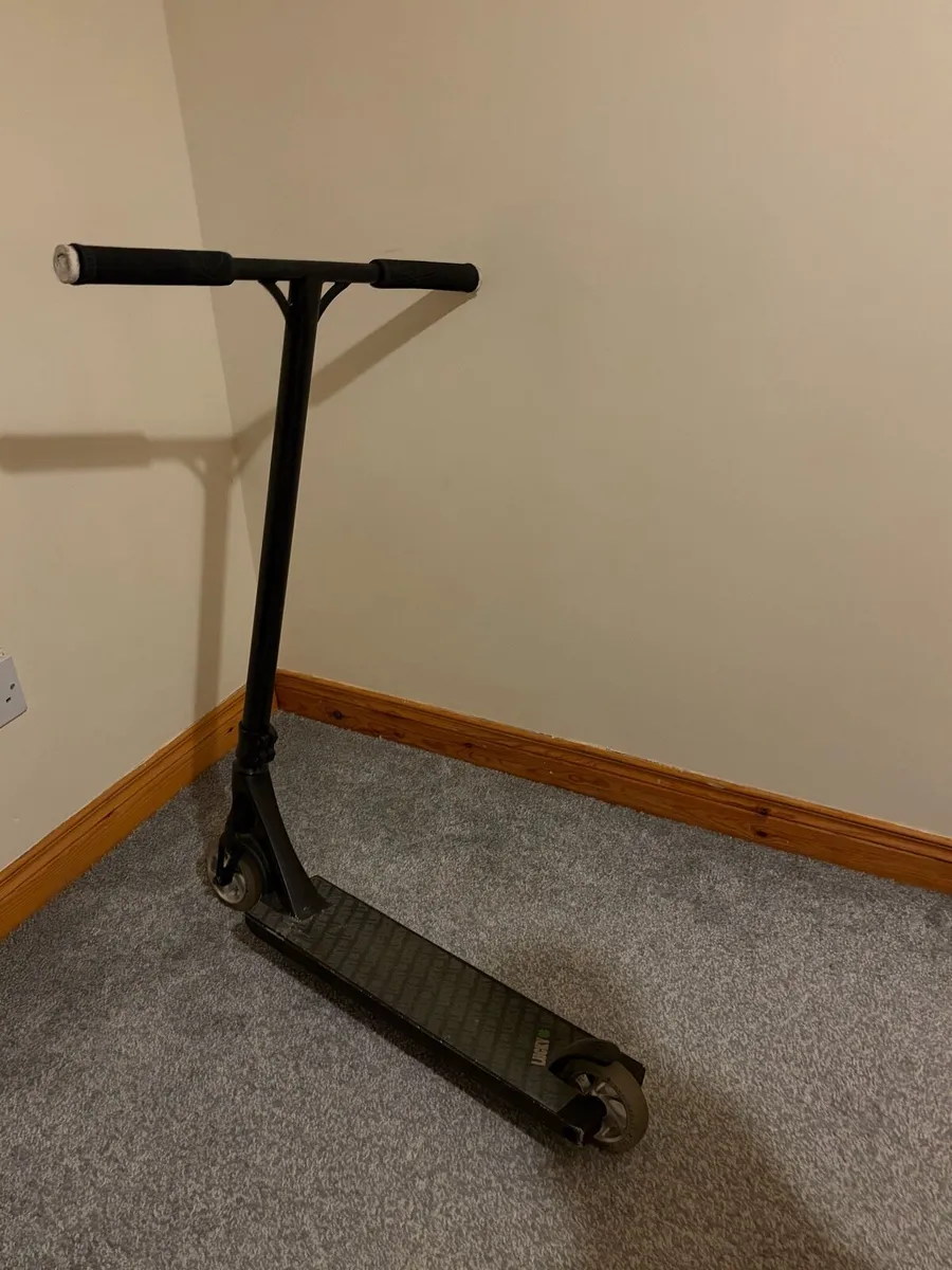 Stunt Scooter - Image 1