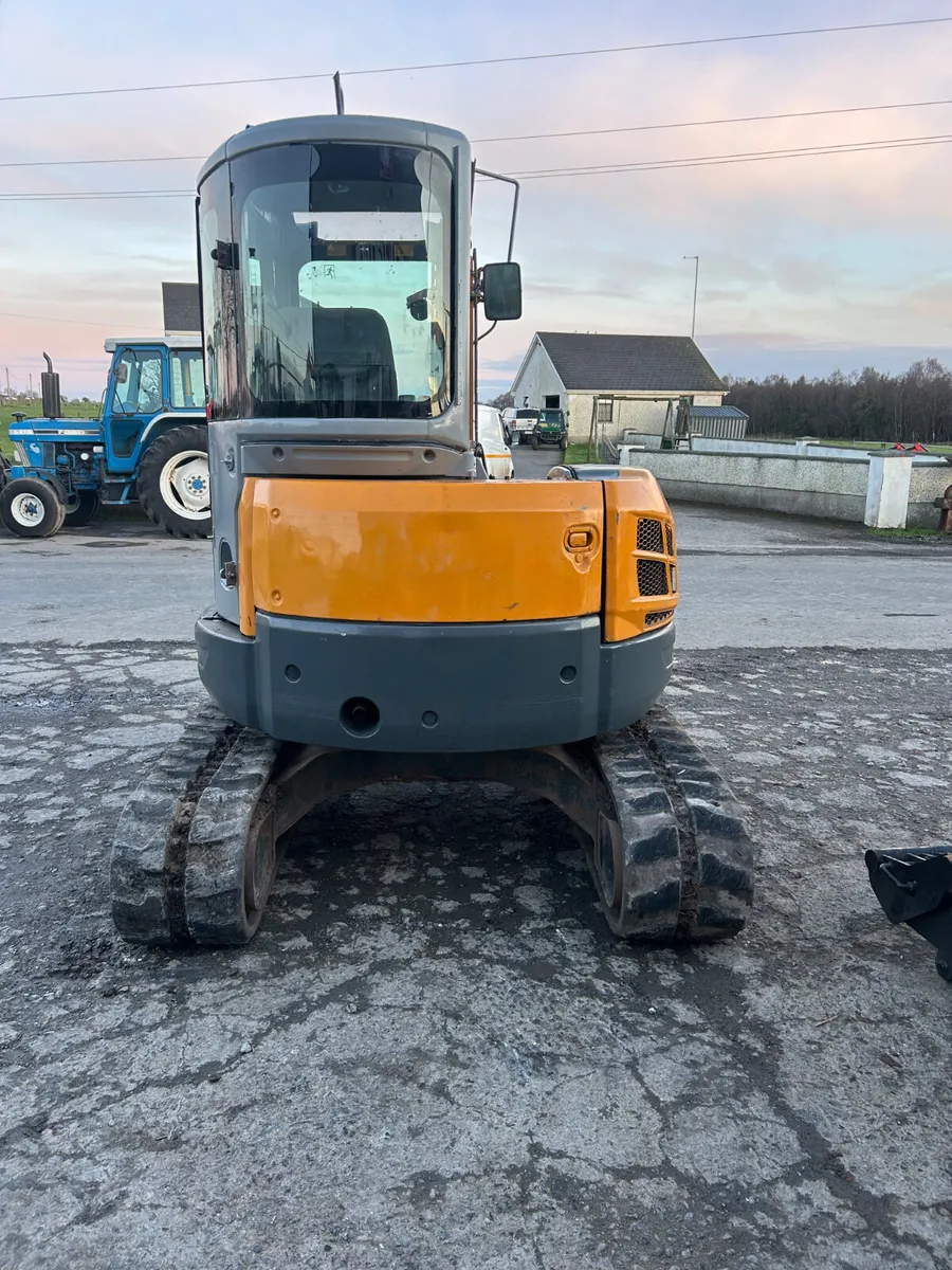 2006 New Holland Kobelco E50.2SR Digger - Image 4