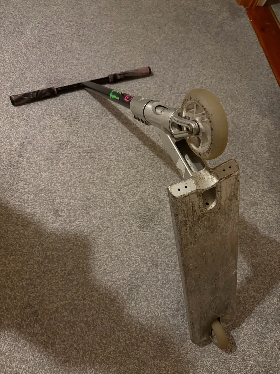 Stunt Scooter - Image 1