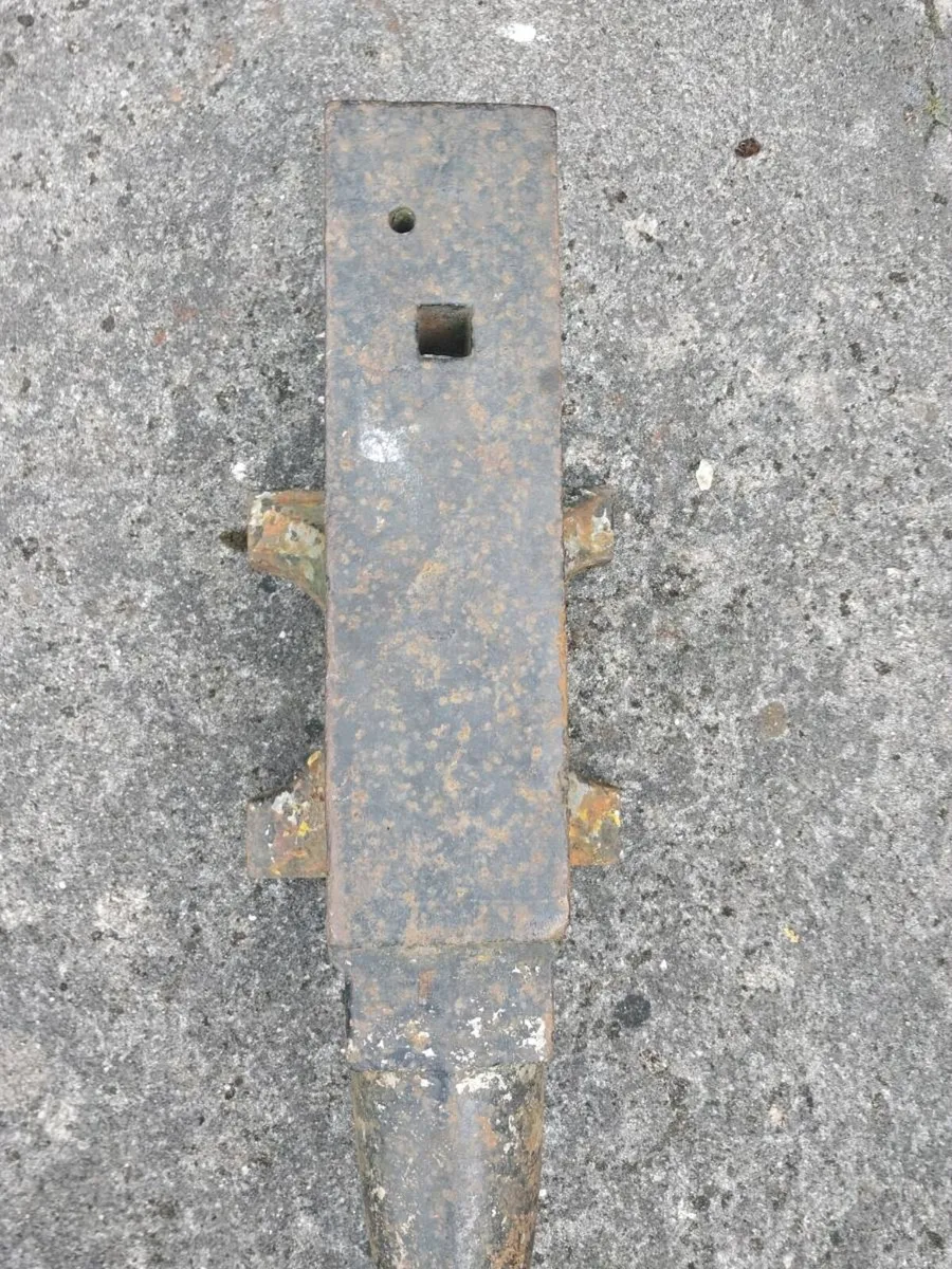 Blacksmiths Anvil - Image 3