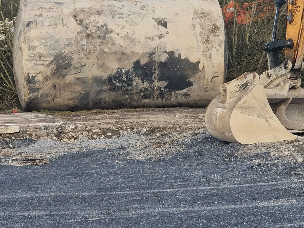 Large Fuel/Storage Tank - Image 2