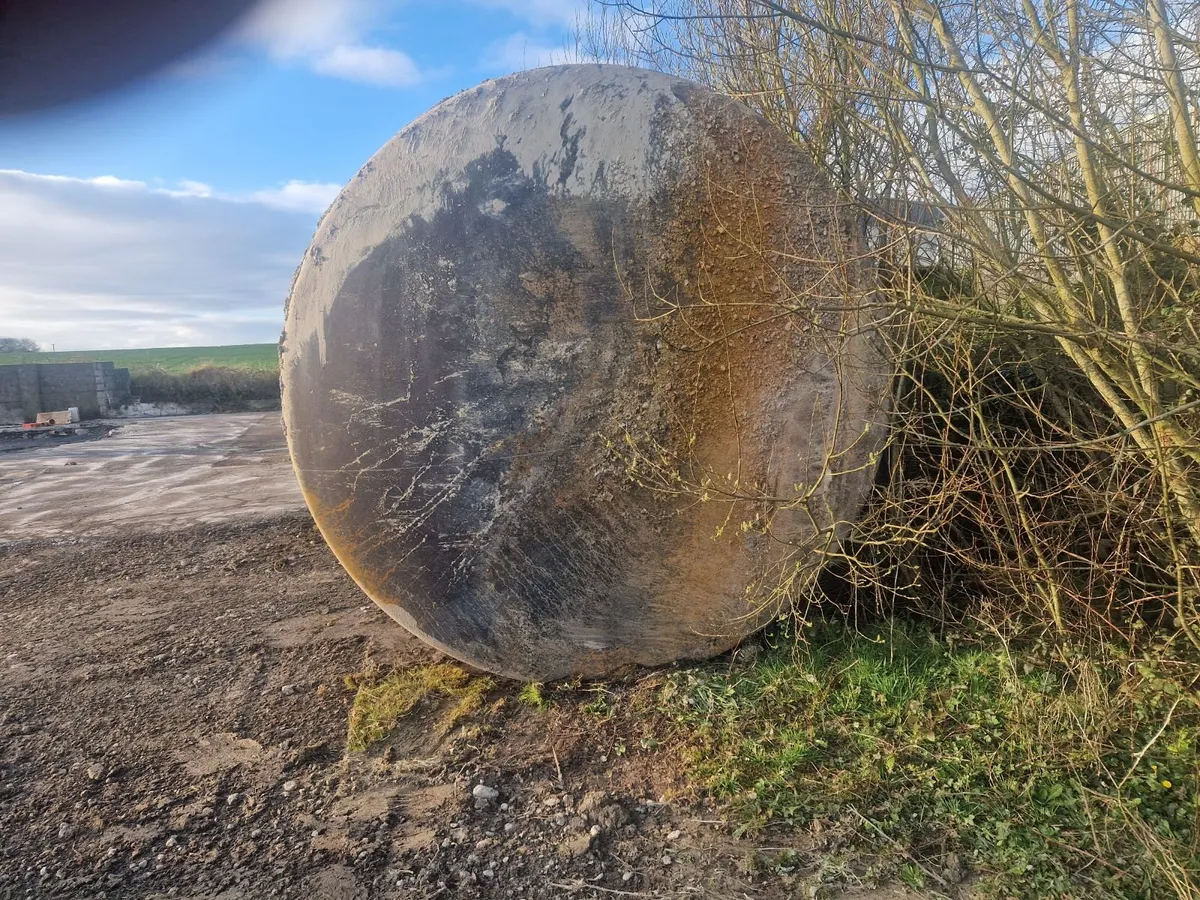 Large Fuel/Storage Tank - Image 4