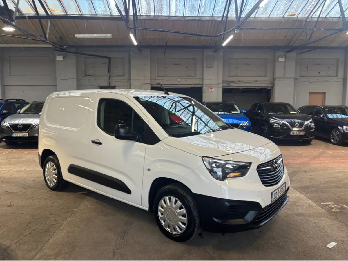 Opel Combo MY21-L1H1-1.5 75PS-DSL-5 75PS-DSL-5SP 5 - Image 1