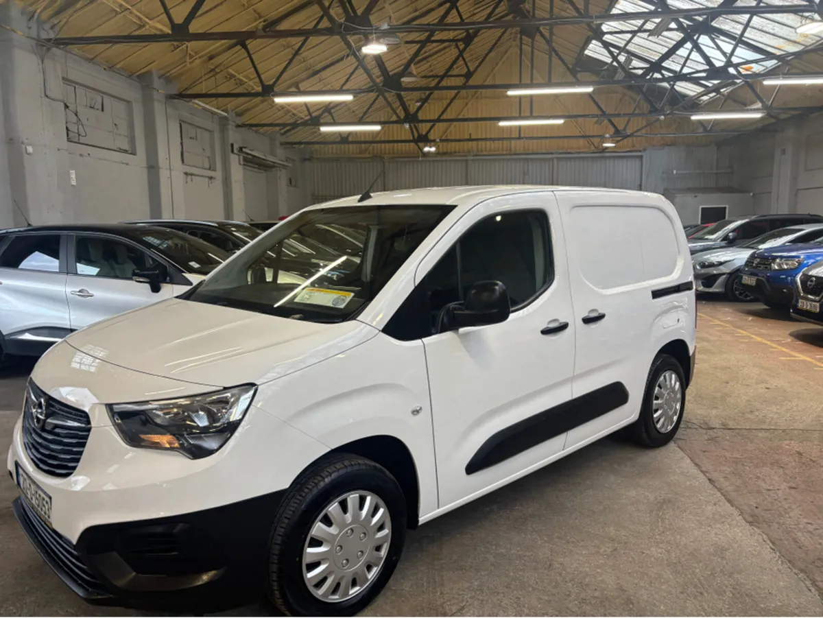 Opel Combo MY21-L1H1-1.5 75PS-DSL-5 75PS-DSL-5SP 5 - Image 3