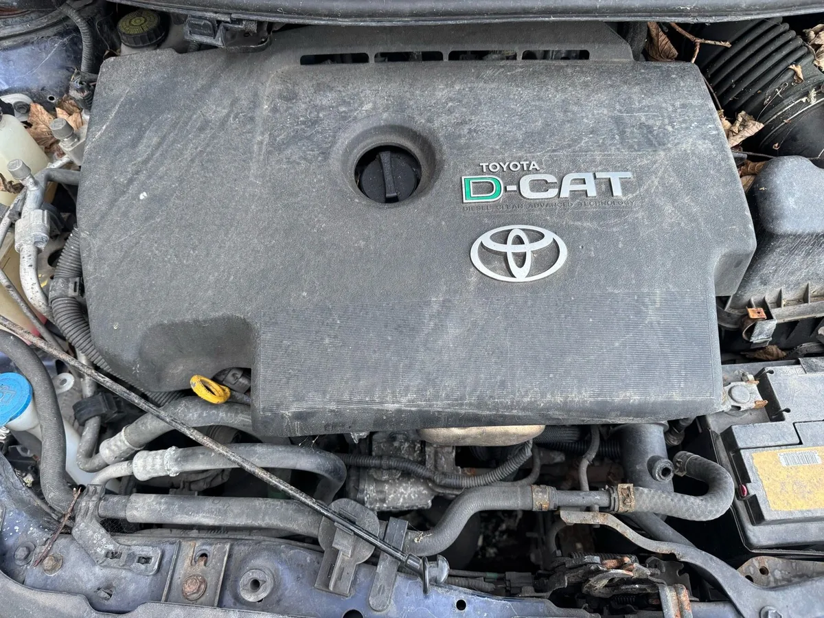 Toyota auris sr180 2.2 D4D D-cat - Image 4