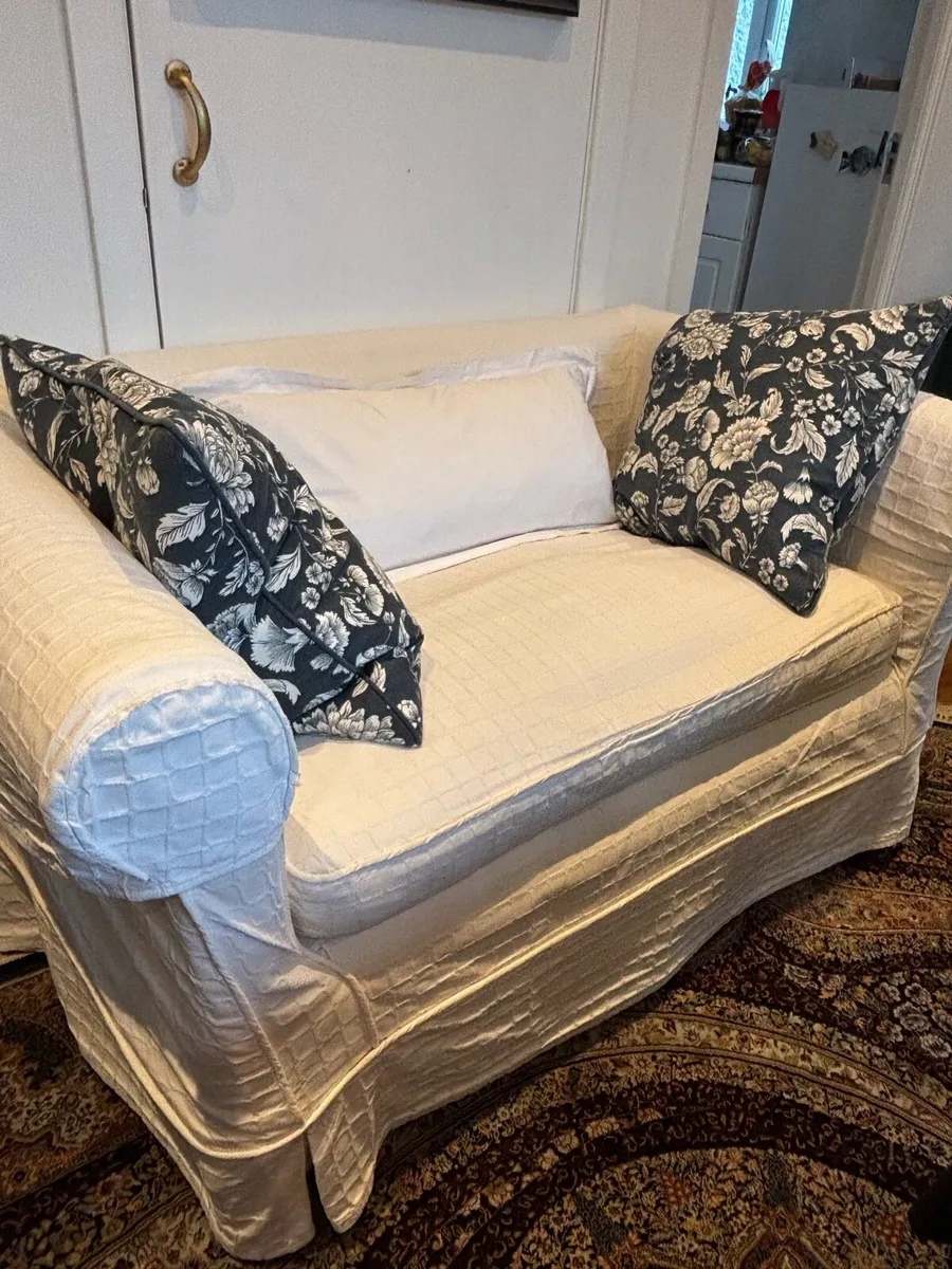 2 couches in good condition to be collected asap - Image 2