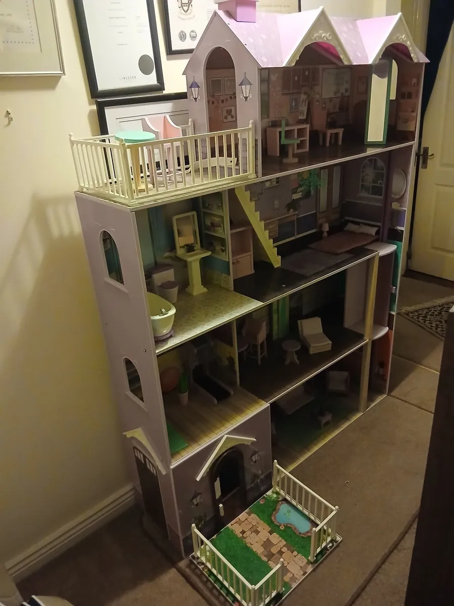 Dolls House - Image 1