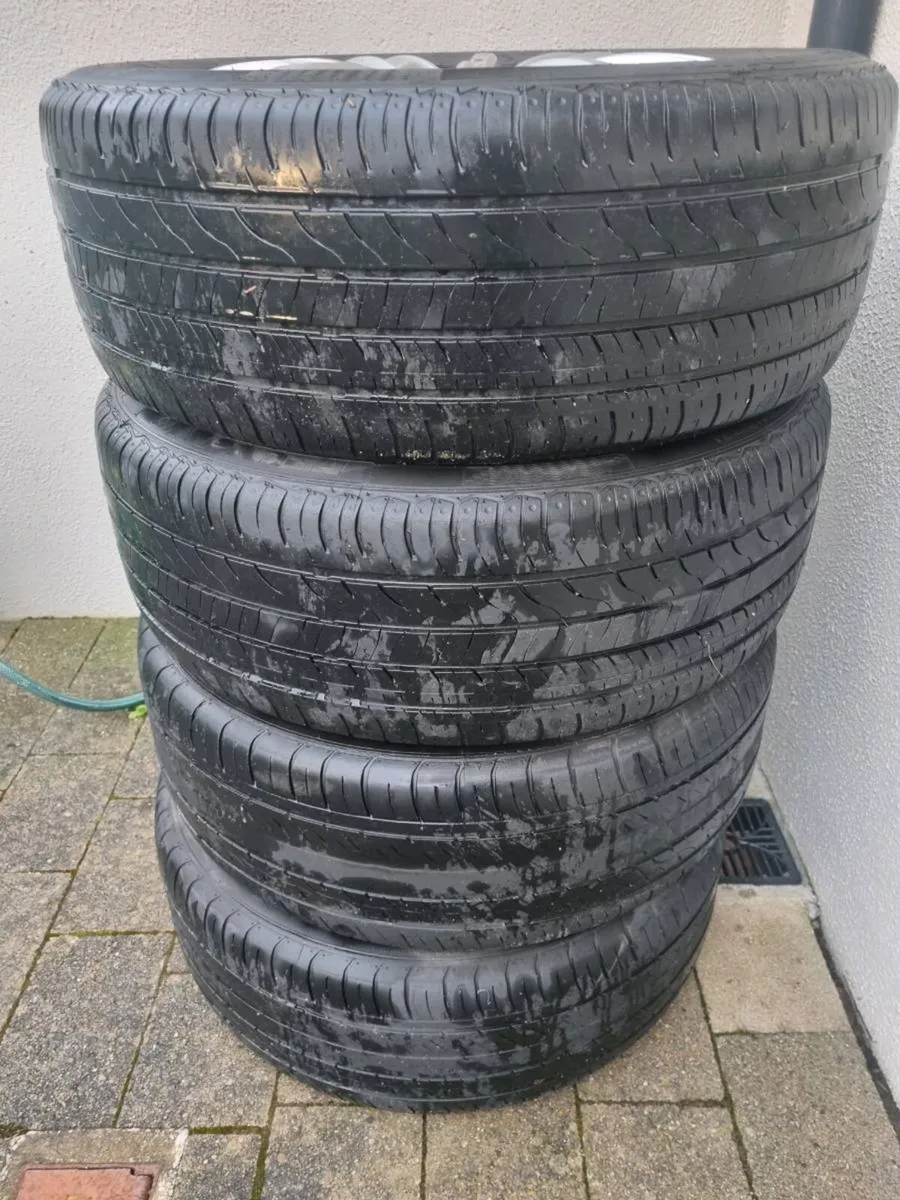 18" Volkswagen Alloy wheels & tyres - Image 3