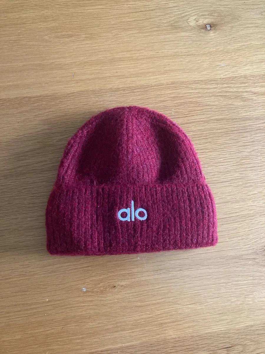 ALO Yoga Beanie Hat women’s wine red - Image 1