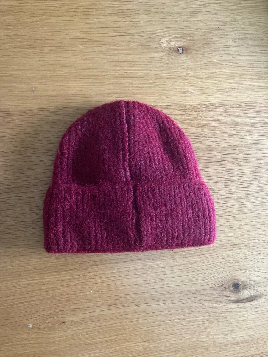 ALO Yoga Beanie Hat women’s wine red - Image 3