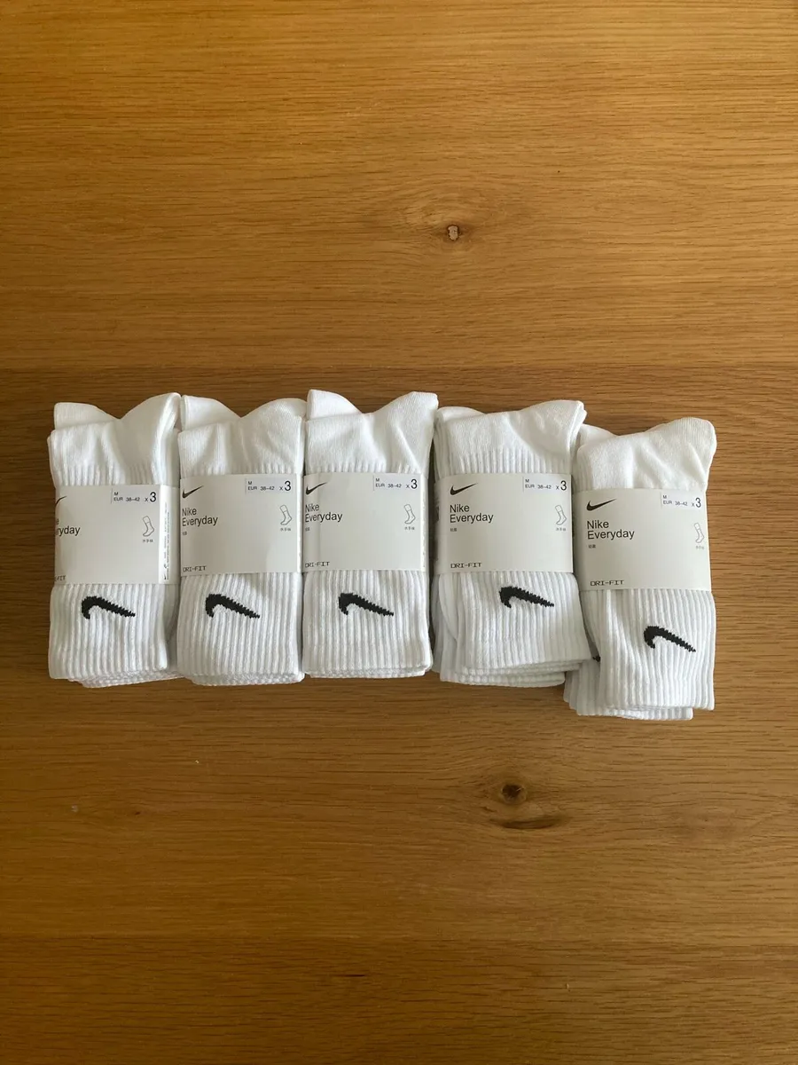 Nike socks UK6-8 white 5 packs of 3 pairs - Image 2