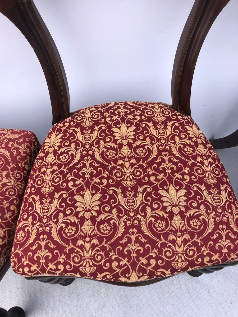 Four chairs - Image 1