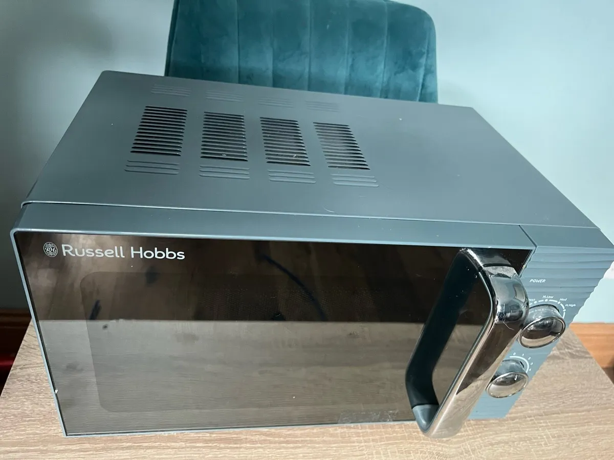 RUSSELL HOBS MICROWAVE - Image 2