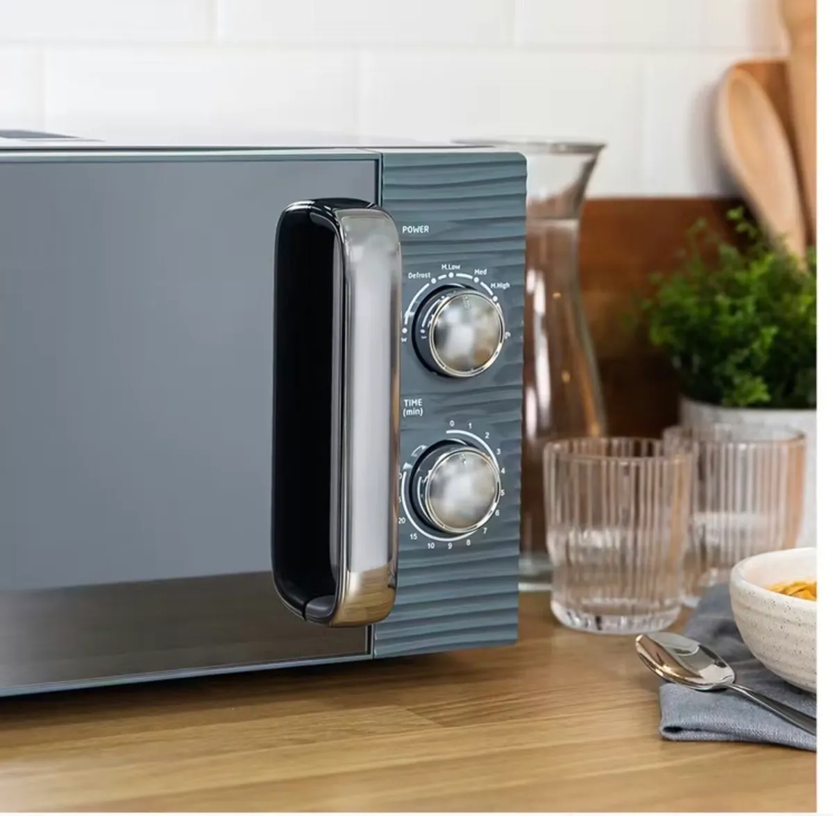 RUSSELL HOBS MICROWAVE - Image 4