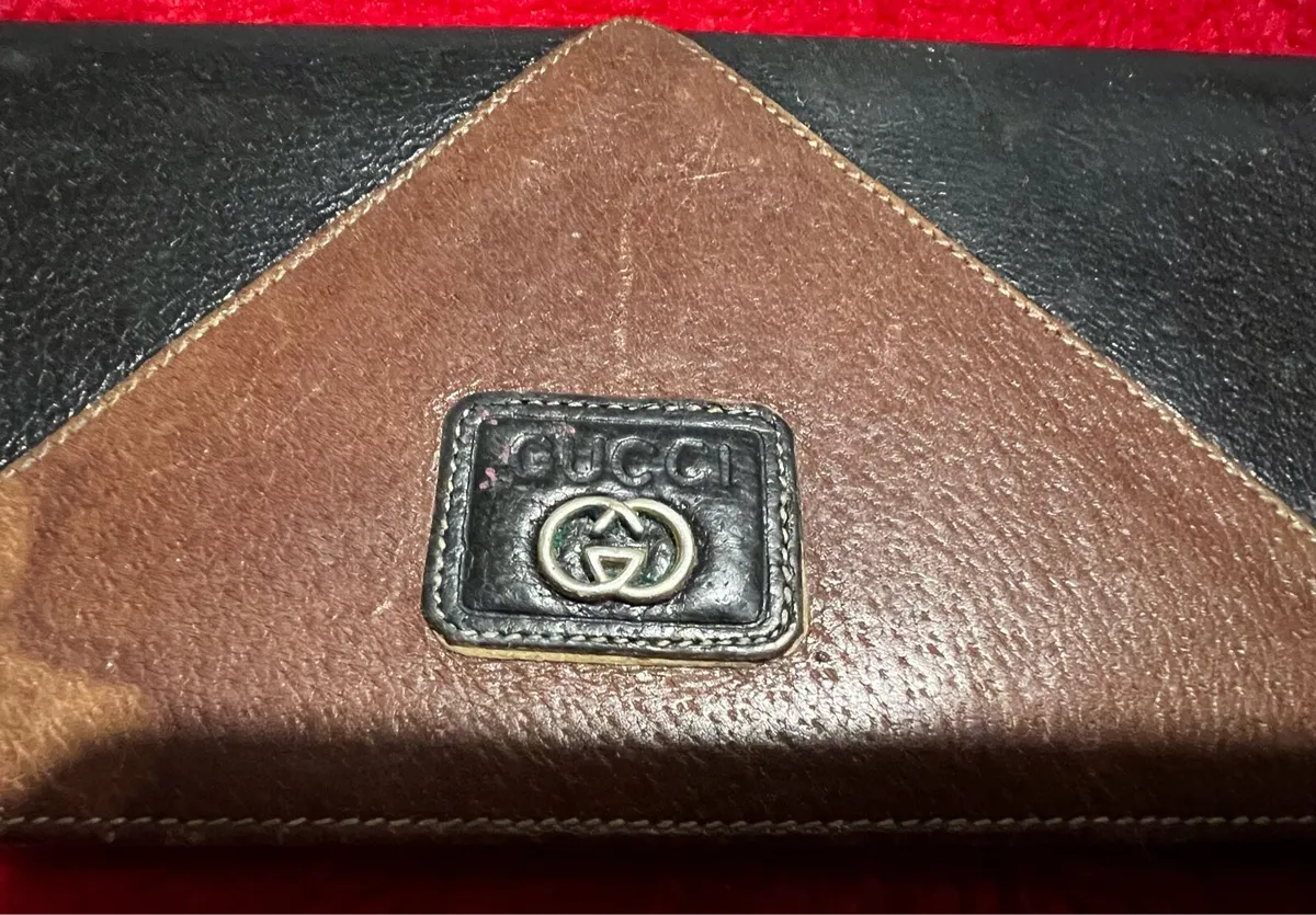 VINTAGE GUCCHI PURSE - Image 2