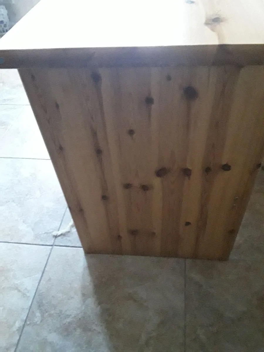 Very heavy sturdy solid pine writing desk - Image 4
