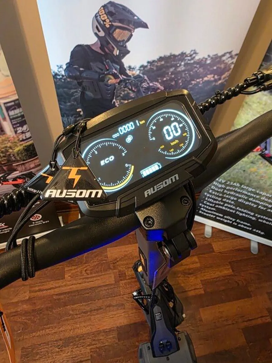 Electric scooter, Ausom.L2 Max dual motor,  brand new ,still boxed - Image 1