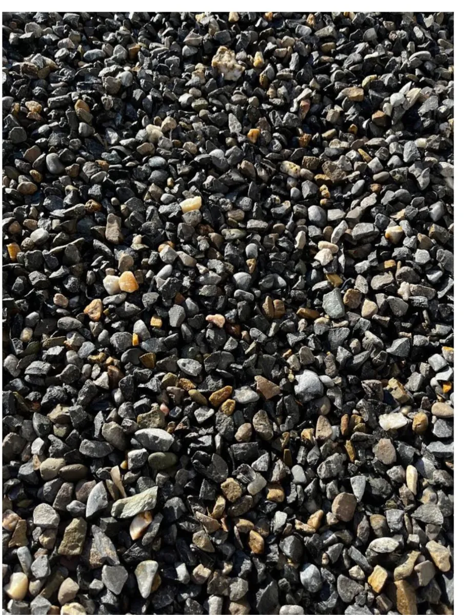 Stone chippings - Image 1