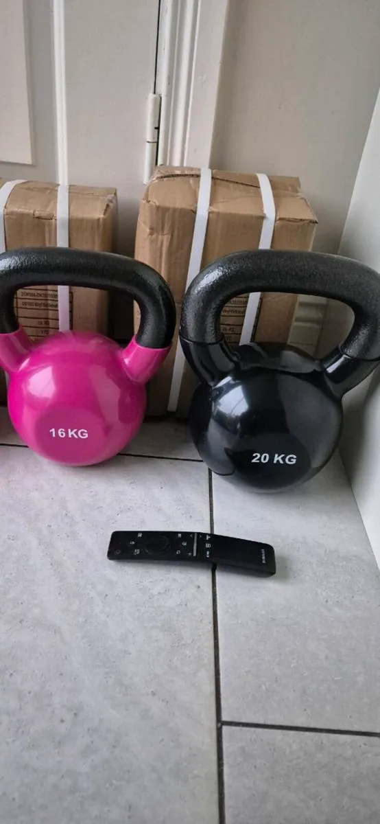 2xbrand new cast iron kettlebells - Image 4