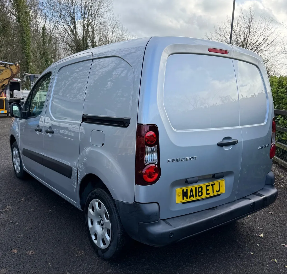 2018 Peugeot partner and 2017 Citroen Berlingo - Image 4