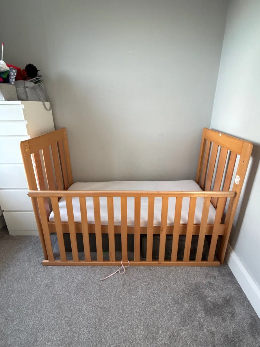 €20 Wooden Cot Bed (0-4 yrs) - Image 3