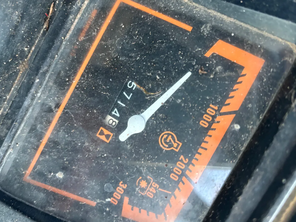 Ford 1920 compact tractor & loader - Image 4