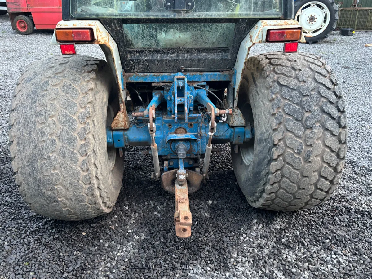 Ford 1920 compact tractor & loader - Image 3