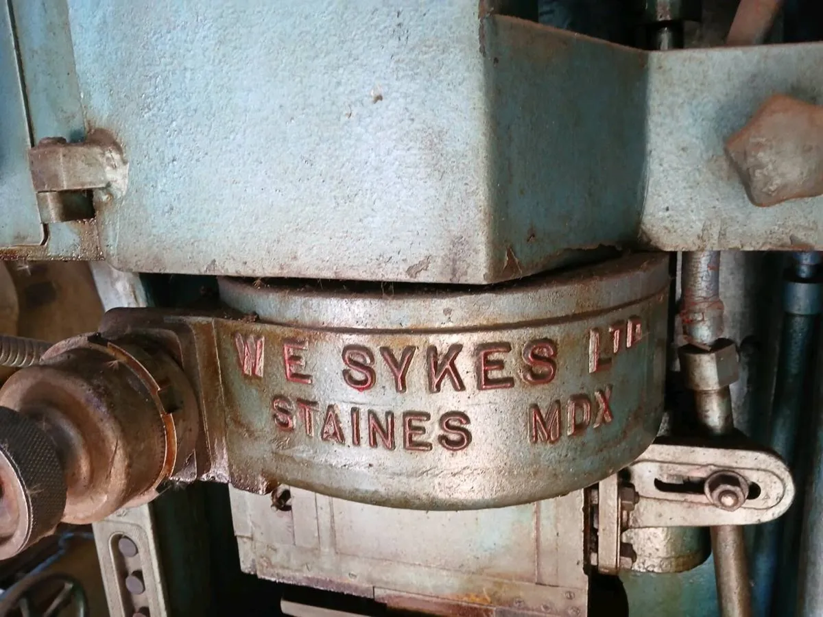 Sykes gear cutting machine - Image 2