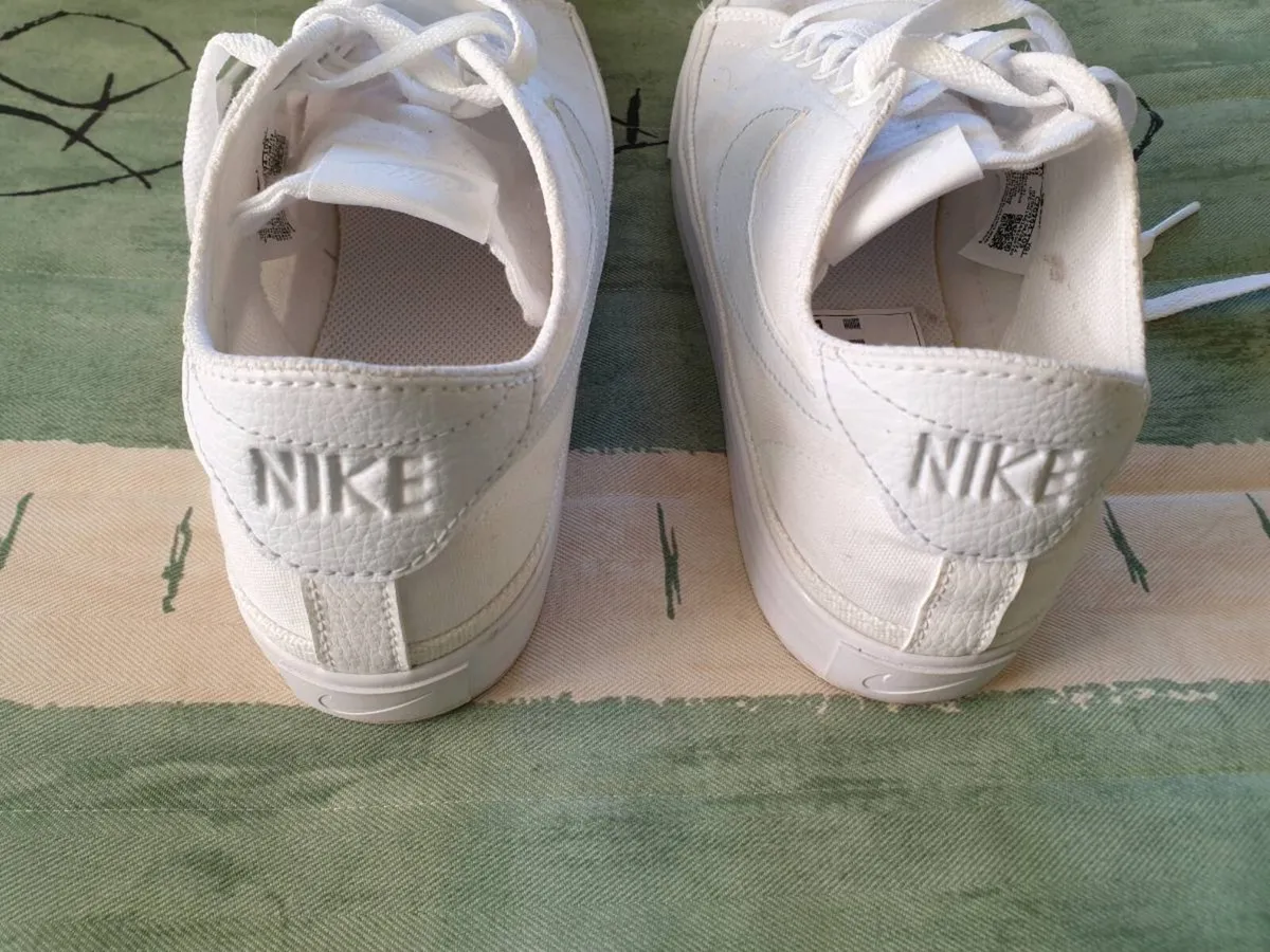 NikeCourt Legacy Canvas Womens Shoes 7.5UK - Image 4