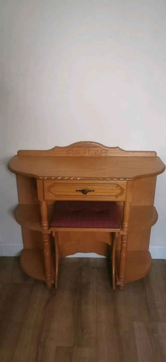 Hallway table - Image 1