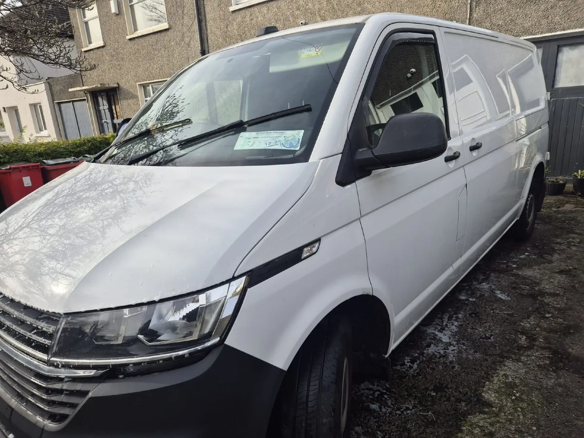 Volkswagen Transporter 2021 - Image 2