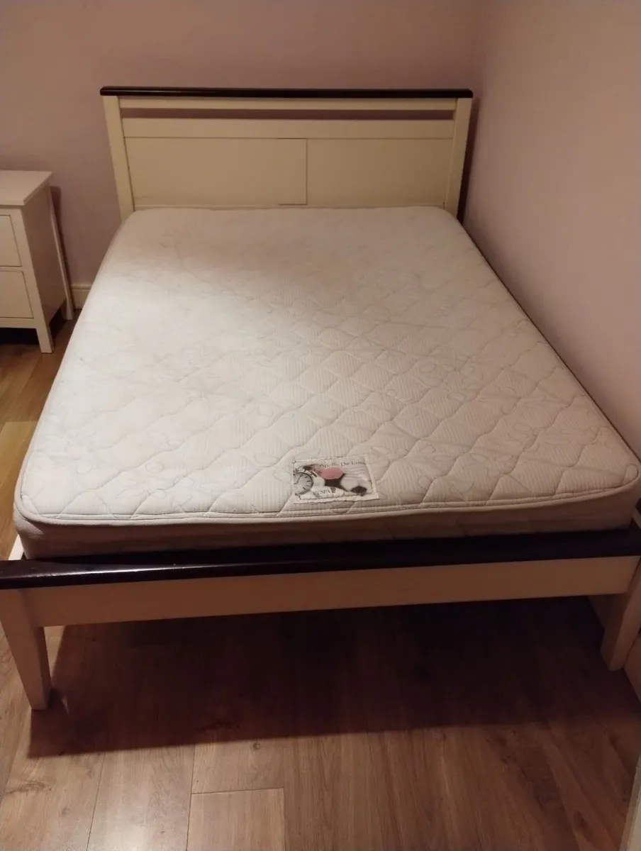 1 King size + 2 Double size beds - Image 4