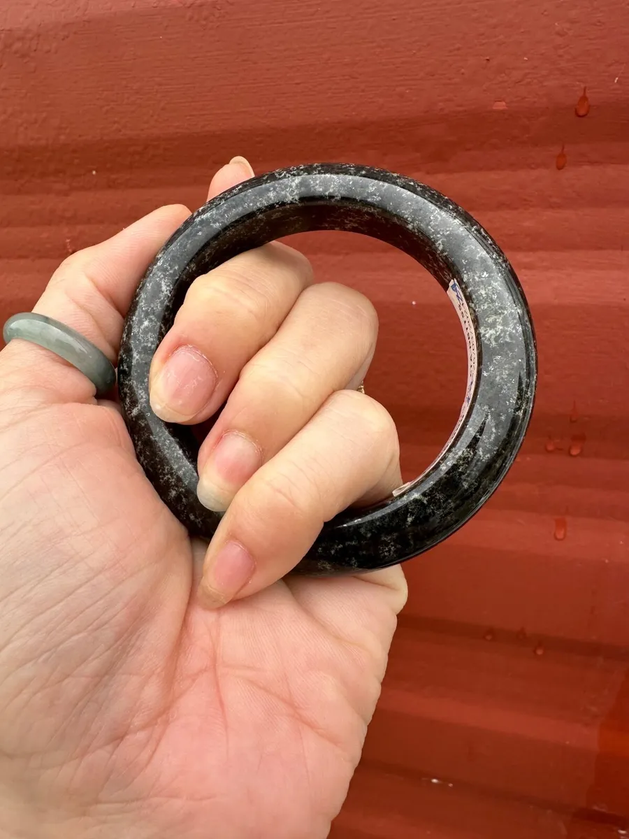 Grade A Burma jadeite bangle - Image 4