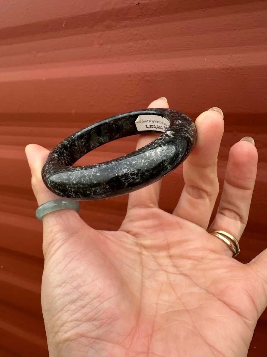 Grade A Burma jadeite bangle - Image 3