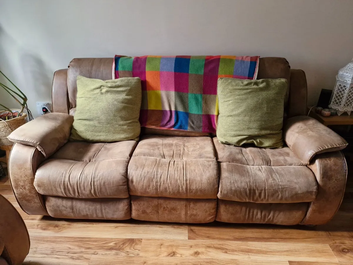 Couch three piece - Image 2