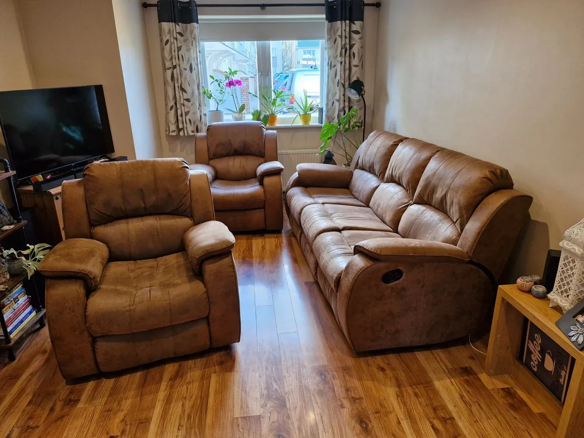 Couch three piece - Image 4